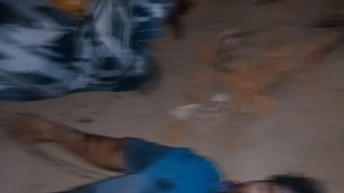 চাঁপাইনবাবগঞ্জে জামায়াত-শিবিরের নির্মমতা,খুঁটির সঙ্গে বেঁধে রেখে যুবকের হাত ও পা কেটে নেওয়ার চেষ্টা