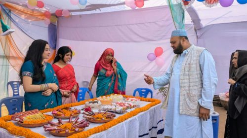 শীতের পিঠার স্বাদে মুখর হয়ে উঠেছিল শিরিন আওলাদ মডেল স্কুল চত্বর