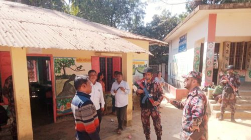 রাজস্থলী উপজেলার ভোট কেন্দ্র পরিদর্শন করেছেন ৪১বিজিবি