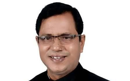 শিবচরে সাবেক মেয়র আওলাদ হোসেনের বাড়িতে ডিবি পুলিশের রাতভর অভিযান, পালিয়েছেন আ.লীগ নেতারা