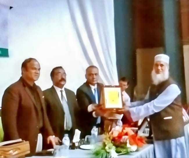 জাতীয় শিক্ষা সপ্তাহ-২০২৬: সিলেটে শ্রেষ্ঠ মাদ্রাসা অধ্যক্ষ হিসেবে সম্মাননা স্মারক ও সনদ গ্রহণ করলেন শামছুল ইসলাম