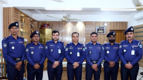 রাঙ্গামাটিতে পদোন্নতিপ্রাপ্ত ৫ পুলিশ কর্মকর্তাকে র‍্যাংক ব্যাজ পরিয়ে দিলেন পুলিশ সুপার