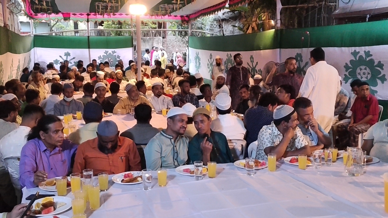 মায়ের স্মৃতি ও ঐতিহ্য রক্ষায় মনোয়ার হাসান জীবনের ইফতার মাহফিল