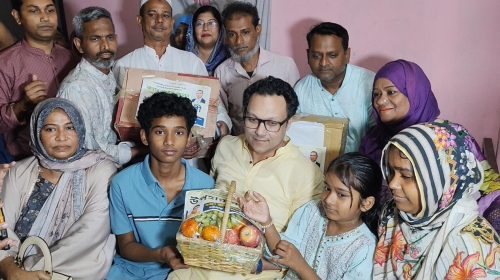 শহীদ ফারুকের পরিবারে তারেক রহমানের উপহার পৌঁছে দিলেন সাঈদ আল নোমান