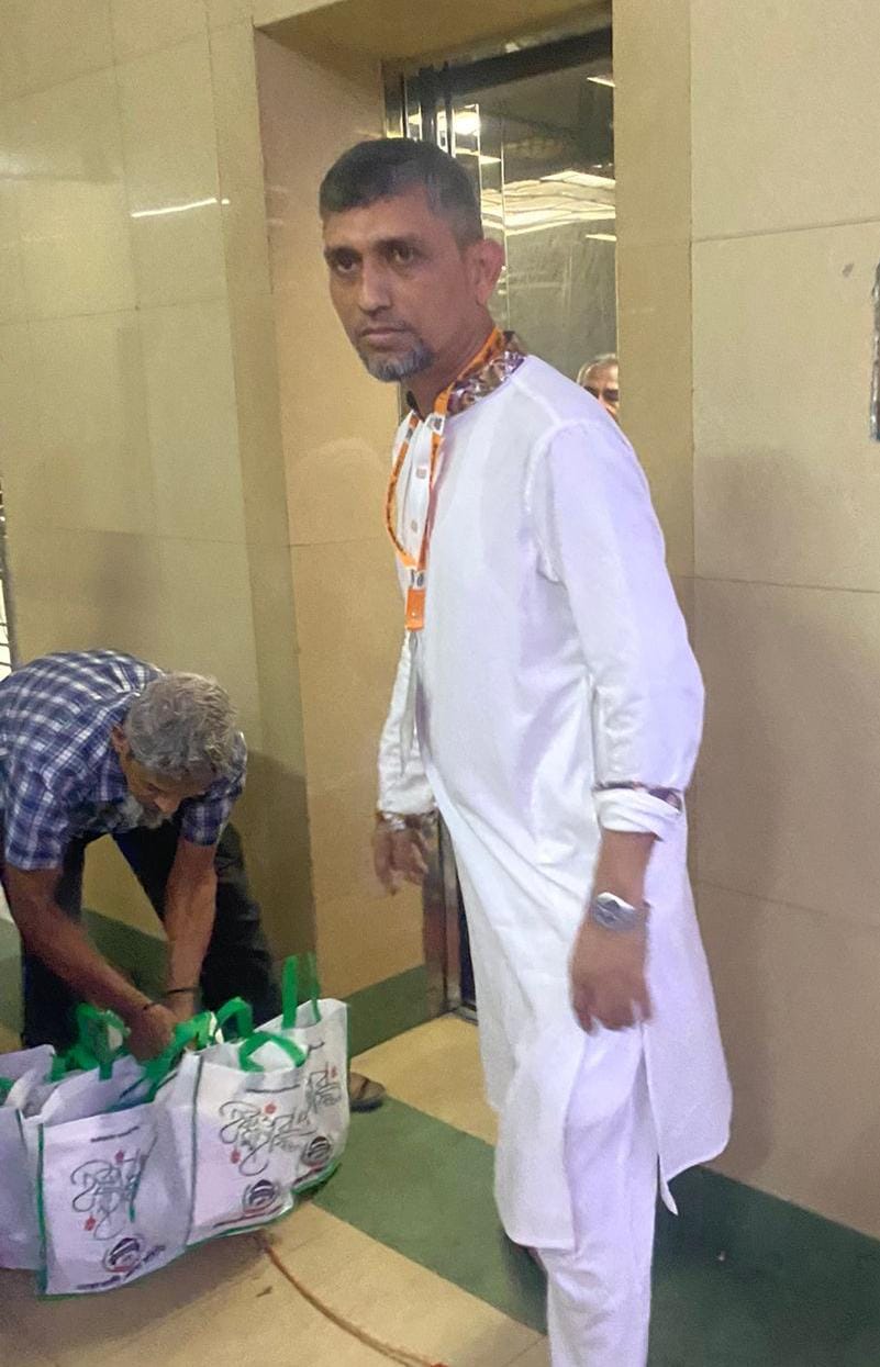 নোয়াখালী জেলা সমিতির ইফতার মাহফিলে মোবাইল ছিনতাইয়ের অভিযোগ, সাংবাদিকদের প্রতিবাদ