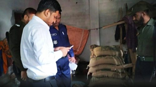 রায়গঞ্জের ধামাইনগর ইউনিয়নে ১৫ বস্তা খাদ্যবান্ধব কর্মসূচির চাল জব্দ