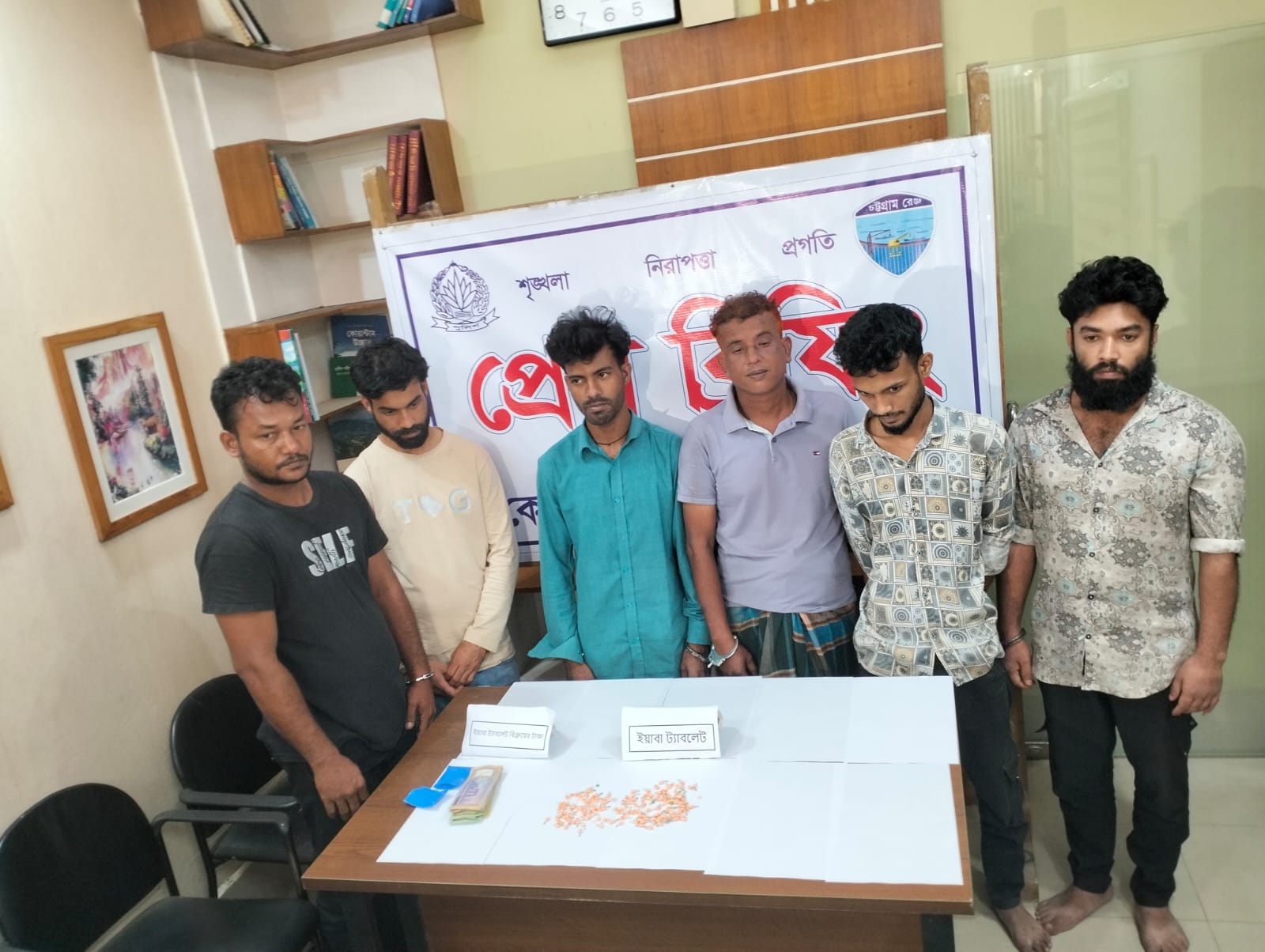 কোতয়ালী থানার অভিযানে কুখ্যাত সজল দাশসহ ৬ জন আটক