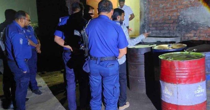 গাজীপুরে ৩ হাজার লিটার তেল মজুদের দায়ে ব্যবসায়ীর জরিমানা