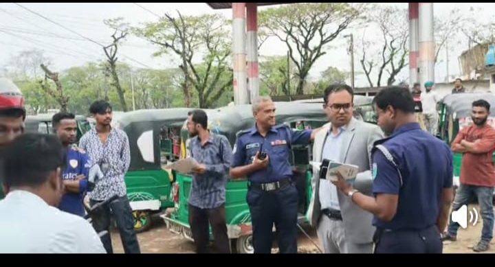 জ্বালানি সংকটে দিশেহারা ভাড়ায় চালিত বাইকচালকরা