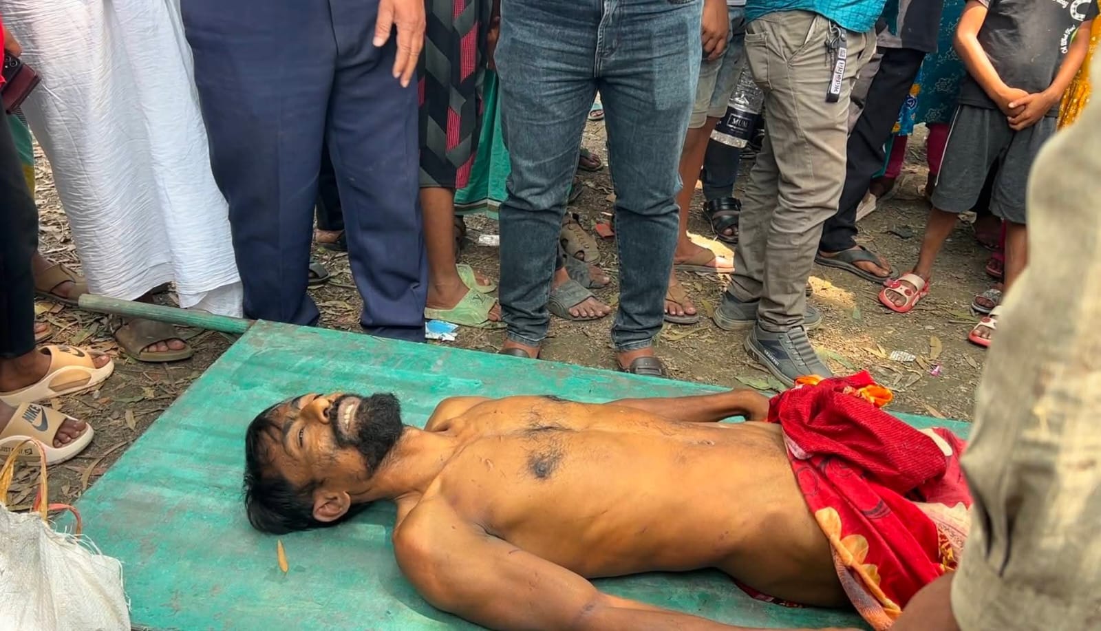 নেশাই যেনো ঝড়ে গেলো ৩৫ বছরের সাবুর প্রাণ