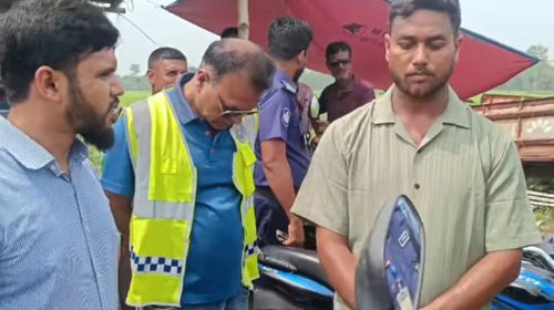 মান্দায় মহাসড়ক অবরোধ তিন চালকের বিরুদ্ধে মামলা