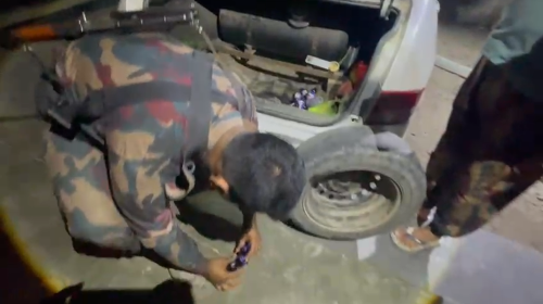 সোনামসজিদ সীমান্তে ৫৯ বিজিবির বড় সাফল্য প্রাইভেটকার ও মাদকসহ আটক ১