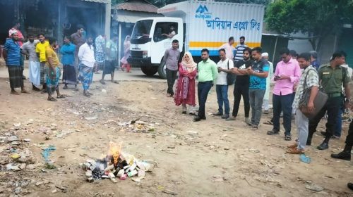 শ্রীপুরে ভ্রাম্যমান আদালত পরিচালনা ৩ ফার্মেসিকে জরিমানা, ঔষধ ধ্বংস
