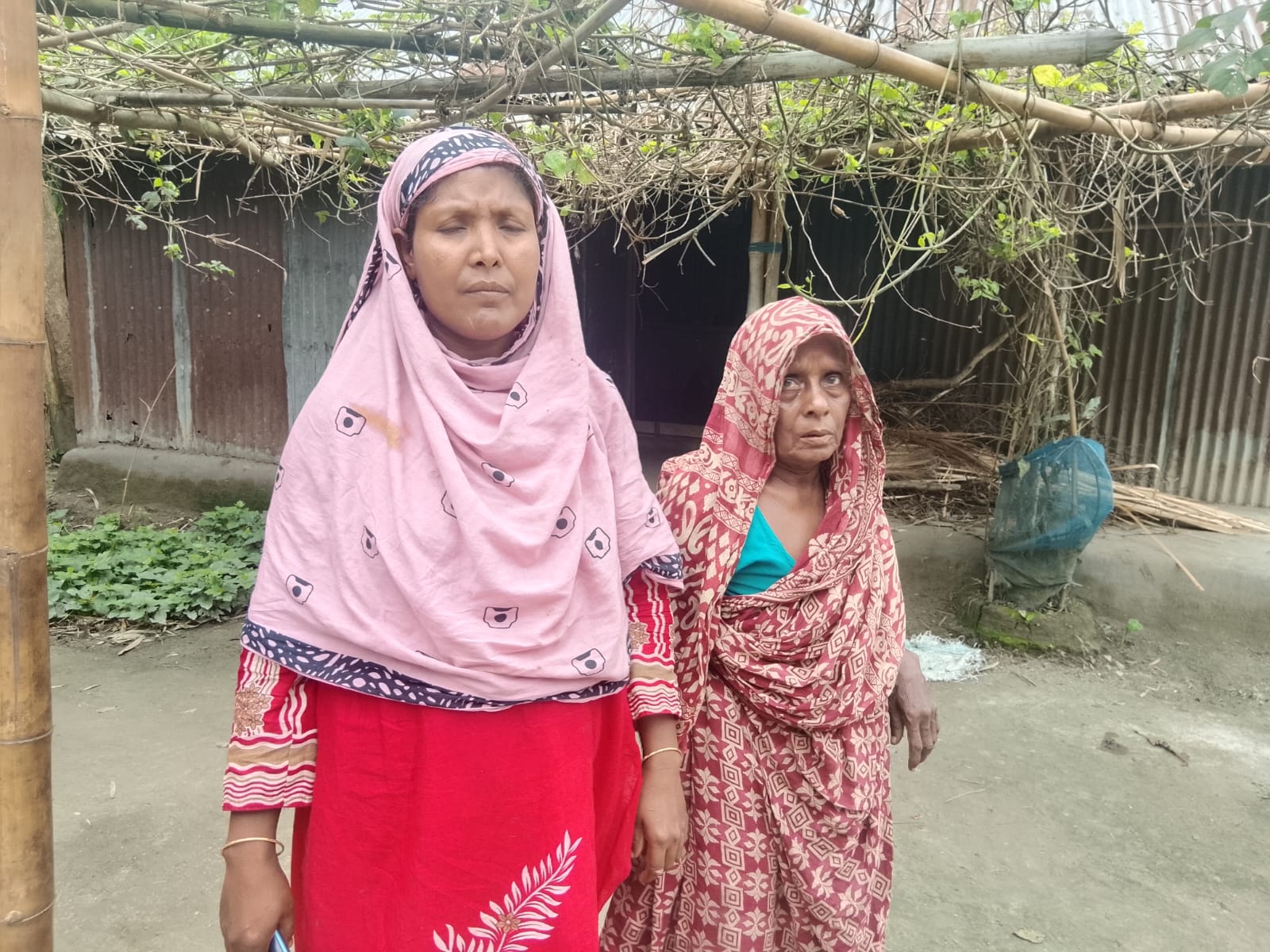 আটপাড়ার শিশু কে দিয়ে দেহব্যাবসা উপদ্রব থানার অভিযোগ