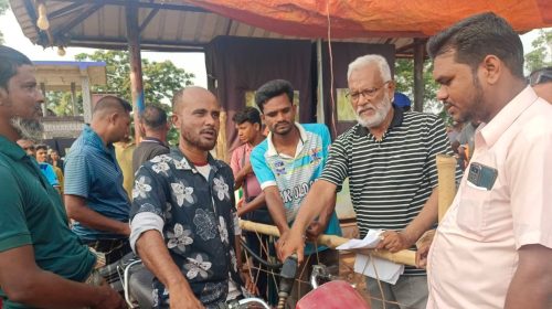 জ্বালানি তেল বন্টনে প্রশংসায় ভাসছেন,গাবুরা চেয়ারম্যান মাছুদুল আলম