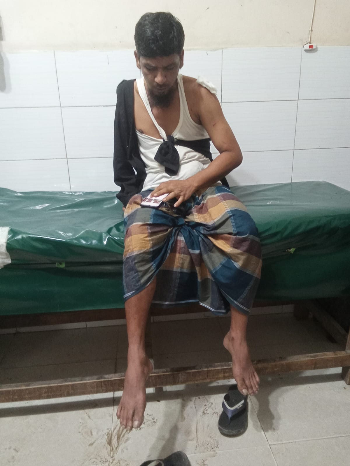 নবীনগরে পিছন থেকে ছুরিকাঘাতে মেম্বার আহত