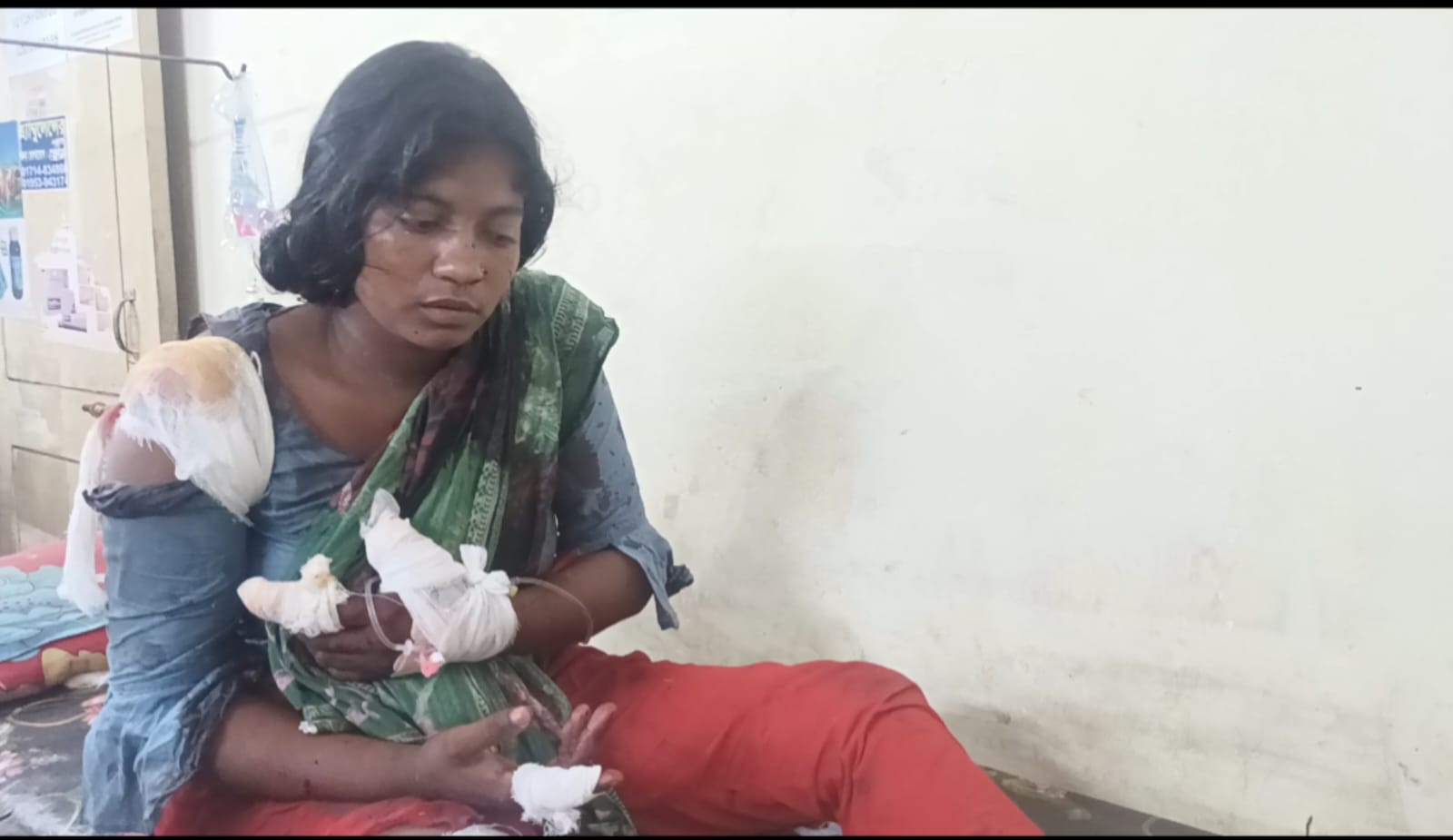 মোল্লাহাটে গৃহবধূকে কুপিয়ে জখমের অভিযোগ, স্বামী পলাতক