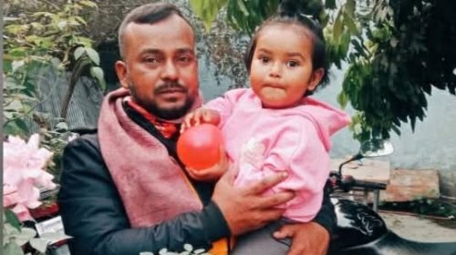 বজ্রাঘাতে প্রাণ গেল বাবার, কোল থেকে ছিটকে প্রাণে বাঁচল শিশুসন্তান