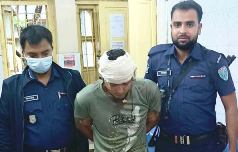 মসজিদে ফজরের নামাজে সেজদায় সময় ৮০ বছরের মুসল্লি খুম! এক ঘাতক আটক